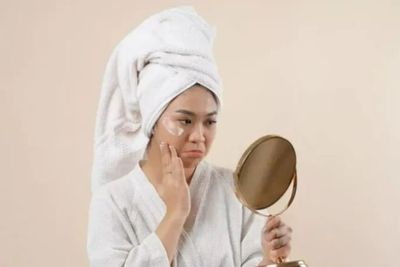 5 Cara Agar Kulit Terhidrasi dan Sehat, Bye-bye Wajah Kering!