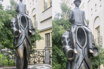 Patung Franz Kafka: Monumen Ikonik Praha yang Menyimpan Satu Misteri Menarik