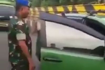 Viral Pemobil Ugal-ugalan Berjung Disetop POM TNI, Rupanya Pakai Pelat Palsu