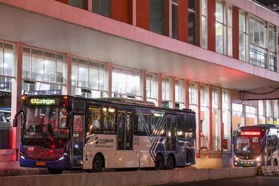 TransJakarta Layani Pemilir yang Tiba Dini Hari di Terminal Kampung Rambutan