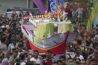 Larung Sesaji Kepala Kerbau, sebagai Ungkapan Nelayan Agar Tangkapan Ikan Melimpah