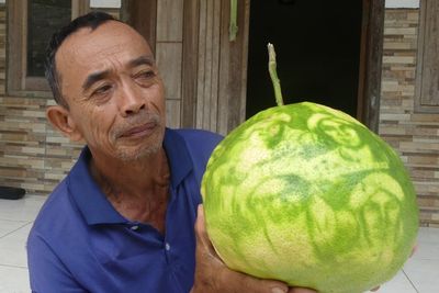 Unik, Jeruk Bali Warga Jepara Ini Bermotif Gambar Wali Songo