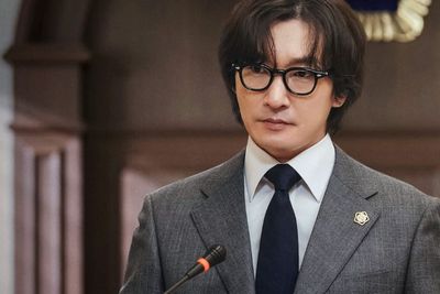 Review Divorce Attorney Shin : Keunikan dan Humor Kering Drama Korea Bertema Perceraian