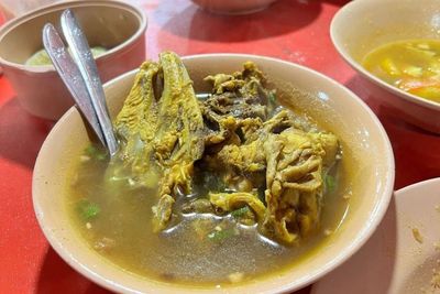 Soto Ceker & Ranjau Pak Gendut, Primadona di Jalan Sabang yang Gak Pernah Sepi Pengunjung
