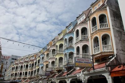 Phuket Old Town: Menikmati Keindahan Arsitektur dan Budaya Thailand yang Memukau