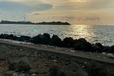 Miris! Kondisi Sampah di Pantai Marina Semarang Memprihatinkan