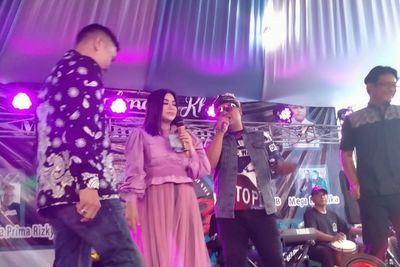 Bos Warteg Kharisma Bahari Hajatan, Sederet Artis Dangdut Bikin Gempar