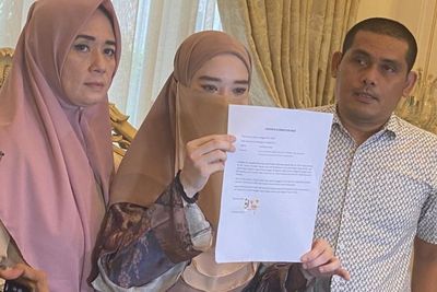 Inara Rusli Minta Maaf Usai Disomasi Tenri Ajeng soal Tudingan Selingkuh dengan Virgoun