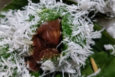 Luar Biasa Nikmatnya! Klepon Isi Cadbury Begitu Digigit Meleleh Cokelatnya
