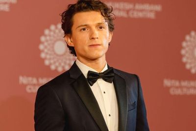Tom Holland Muncul di Medsos Usai Hiatus, Unggah Cuitan Besok di Twitter, Ada Apa ya?