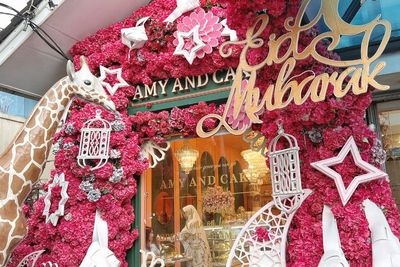 Amy and Cake, Toko Kue Kekinian Bertabur Bunga Cantik yang Cocok Buat Ngonten!