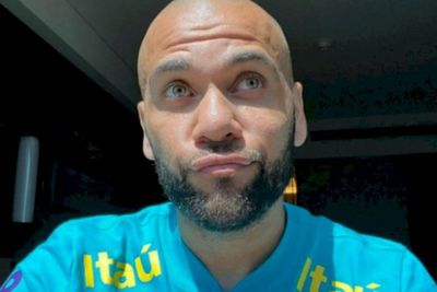 Banding Kedua Ditolak, Dani Alves Gagal Keluar dari Penjara