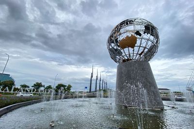 Terinspirasi Clarke Quay Singapura, Ini Tempat Keren Lihat Sunset di Makassar