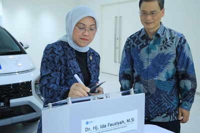 Kemnaker Jajaki Kerja Sama Pelatihan Teknisi Kejuruan Kendaraan Listrik