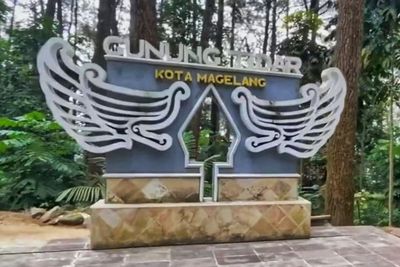 Mitos Pakuning Tanah Jawa dan Kerajaan Gaib di Gunung Tidar
