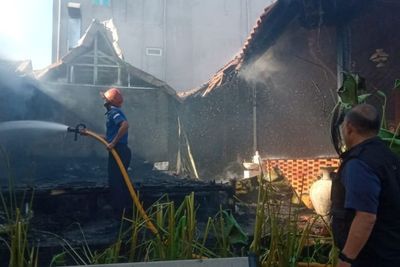 Kebakaran Lahap Rumah Makan Jasunda BSD, Karyawan Jadi Korban