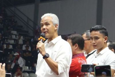 Ganjar Pranowo Disambut dengan Seruan Presiden di Acara Halalbihalal Relawan Jokowi