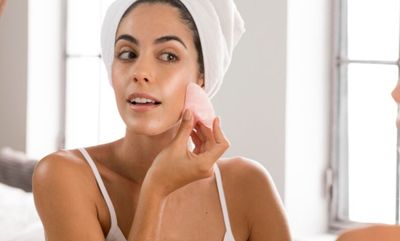7 Cara Pakai Foundation Agar Flawless dan Tidak Dempul!