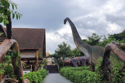 Melihat Jatim Park 3, Taman Hiburan Punya Akuarium Terbesar di Indonesia