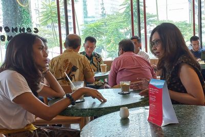 Senang Kerja di Luar Kantor? Ini Rekomendasi Coffee Shop di FX Sudirman yang Bikin Betah