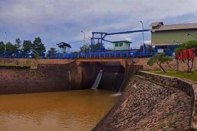 Mitos Siluman Buaya Putih: Kisah Menyeramkan di Bendungan Barugbug Karawang