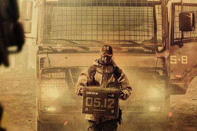 Review Lengkap Drakor Black Knight , Kim Woo-bin Jadi Kurir Penyelamat Penduduk Korea