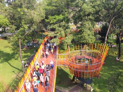 Melihat Cantiknya Tebet Eco Park, Punya Jembatan Ikonik Udaranya Sejuk Banget