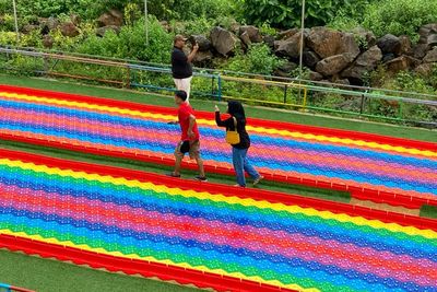 Mengintip Rainbow Slide Terpanjang di Indonesia yang Viral di Maros Highland