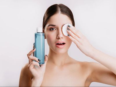 5 Rekomendasi Toner untuk Kulit Berjerawat, Produk Lokal!