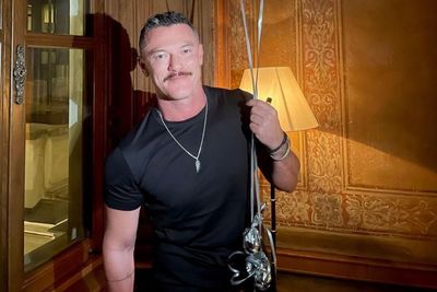 Luke Evans Senang Dirumorkan Jadi Next James Bond, Sadar Dirinya dari Wales dan Gay