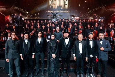 Konser Dewa 19 A Night At The Orchestra Chapter 3 Pukau Baladewa Tajir di Surabaya 