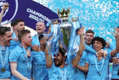 Man City Sempurnakan Pesta Juara Liga Inggris dengan Menurunkan Tim Lapis Kedua