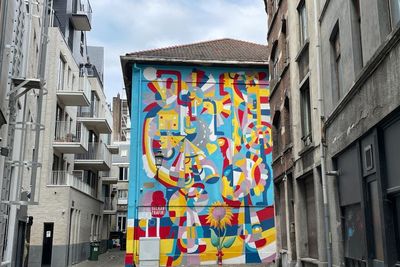 Pesan Keindahan Mural Only Heart Can See Clearly Karya Rikardo Druskic di Brussels