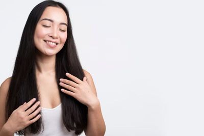 12 Cara Simpel Bikin Rambut Sehat dan Berkilau, Tanpa Harus ke Salon!
