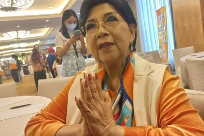 Bye-bye WC Umum, Titiek Puspa Jaga Higienis Pakai Popok Dewasa dan Cara Cegah Dekubitus