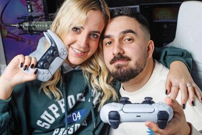 Siapa Sangka, Berawal dari Game Fortnite, Sejoli ini Pacaran hingga Tunangan