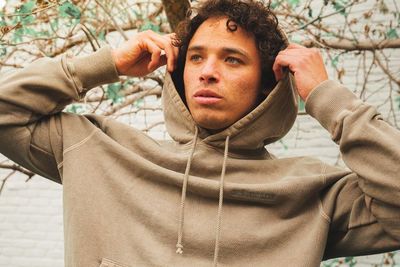 Anthony Ramos Ngaku Hampir Terbakar saat Syuting Transformers: Rise of the Beasts