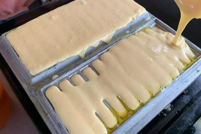 Cicipi Kue Pancong Kekinian di Serang, Rasanya Lezat dan Lumer di Mulut!