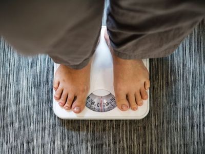 5 Alasan Kenapa Berat Badan Kamu Bertambah di Musim Hujan