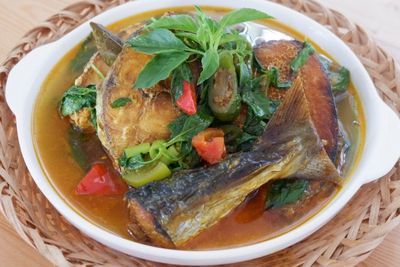 Resep Pesmol Ikan Tenggiri, Olahan Ikan Berkuah Tanpa Bau Amis