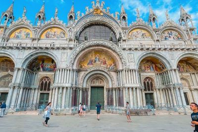 Piazza di San Marco: Kemegahan Arsitektur dan Pesona Venesia yang Tak Tertandingi