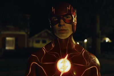 Meski Sedang Berkasus, Sutradara Ingin Ezra Miller Jadi Barry Allen Lagi di The Flash 2