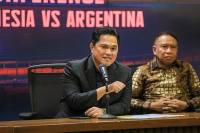 Jelang Lawan Palestina, Erick Thohir Tinjau Langsung Kondisi Stadion Gelora Bung Tomo