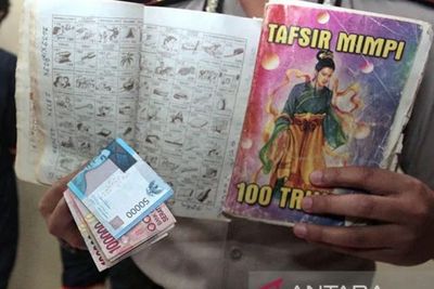 Miris! Wanita di Jakbar Jadi Pengepul Togel Berakhir Diciduk Polisi