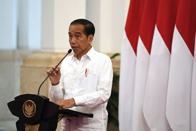Ucapkan Selamat Waisak, Jokowi Cerita Biksu Thudong Jalan Kaki ke Borobudur