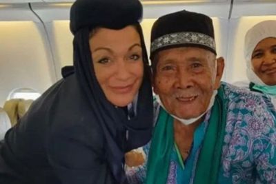 Jemaah Haji Usia 95 Tahun Ini Minta Turun dari Pesawat karena Lupa Belum Kasih Makan Ayam