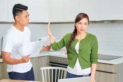 7 Tanda Pasangan Toxic yang Gak Layak Dipertahankan, Kamu Wajib Tahu!