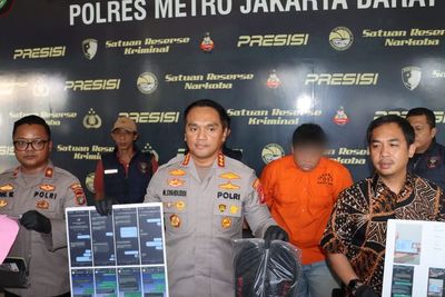 Penipu Tiket Konser Coldplay Pakai Uang Hasil Menipu untuk Beli Adidas Yeezy