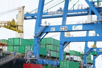 Pakar Sebut Pembangunan Tersus LNG di Tengah Laut Ancam Jalur Pelayaran