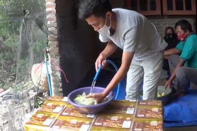 Ubah Kulit Semangka Jadi Keripik, Pemuda Kediri Raup Cuan Jutaan Rupiah